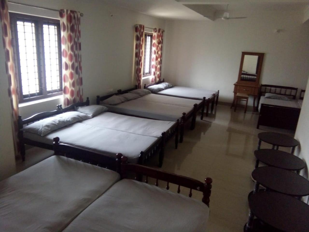 Sathya Inn Guruvayur Exterior photo
